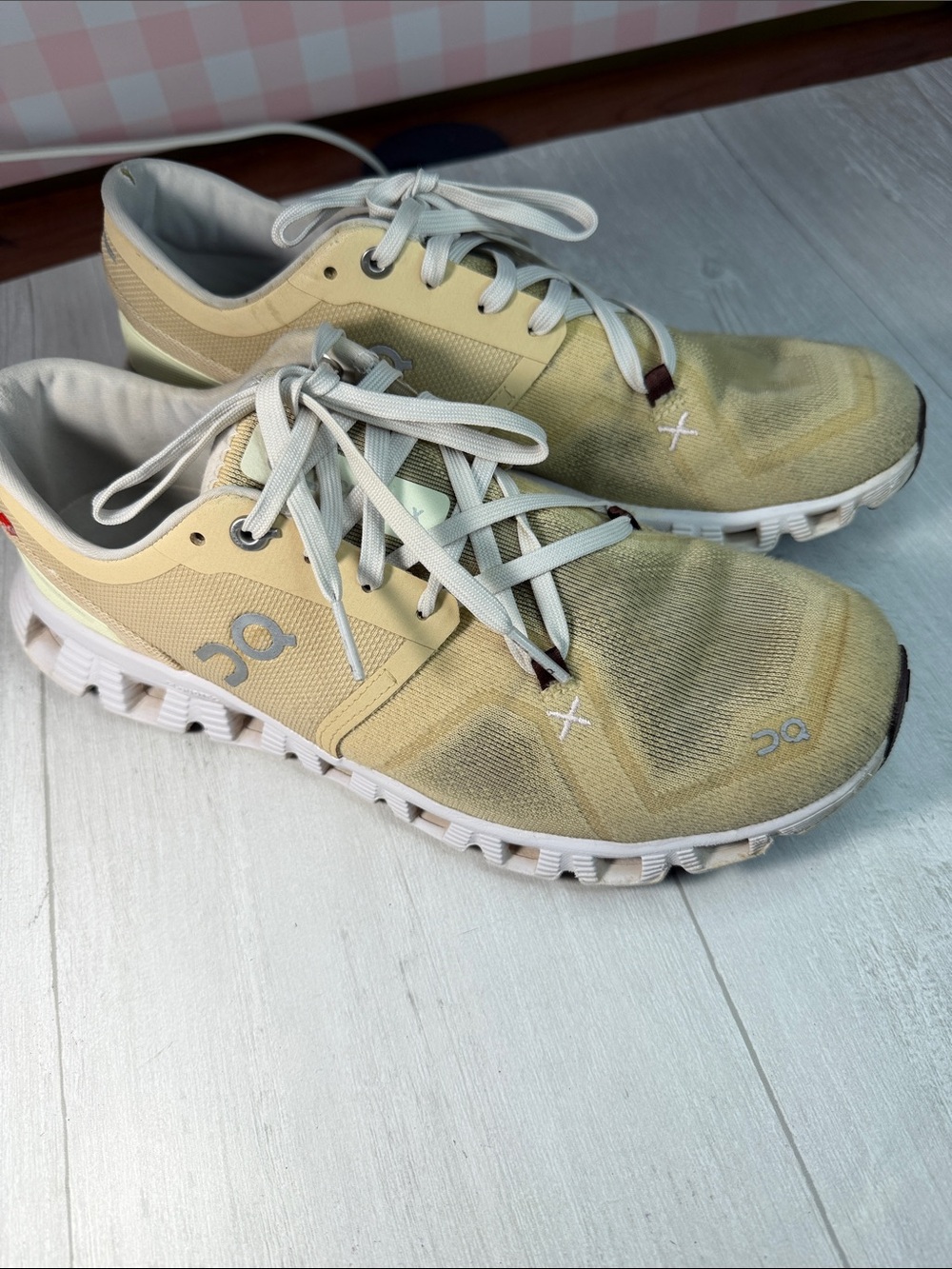 On Running Cloudswift Lightweight Men's Running Shoe - Beige - Picture 4 of 11